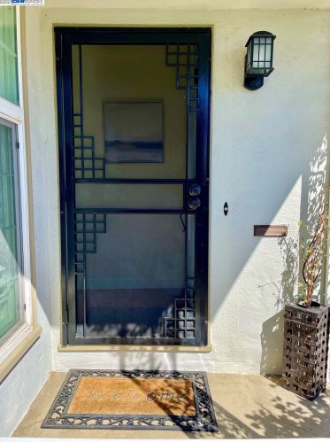 1325 136th Ave, San Leandro CA  94578-2549 exterior