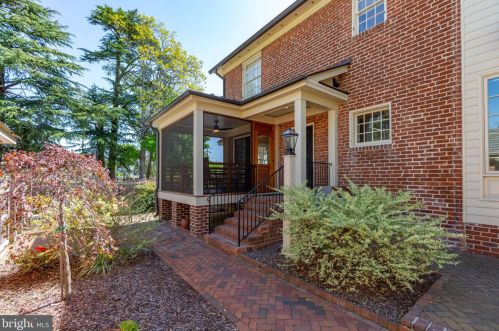 701 Hanover St, Fredericksburg VA  22401-5714 exterior
