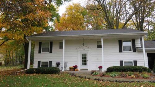 1109 Briarwood St, Marshfield, WI 54449-1717