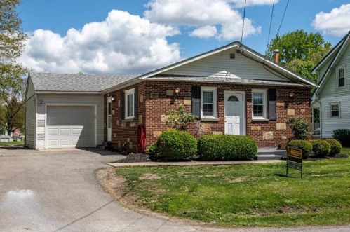 2870 Tamarack Dr, Hermitage, PA 16150-8547