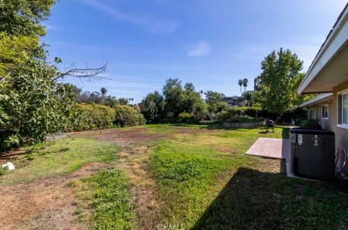 521 Sunnyside Ave, Redlands CA  92373-5635 exterior