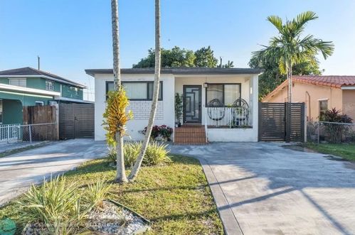 754 44th St, Hialeah FL  33013-1918 exterior