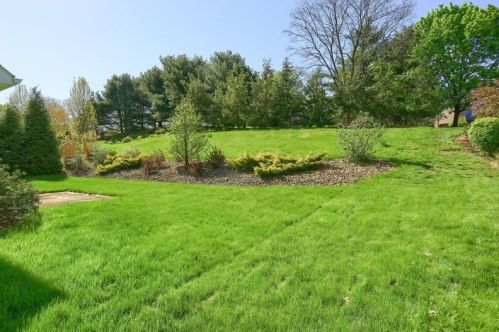 1013 Applejack Dr, Gibsonia, PA 15044-9576
