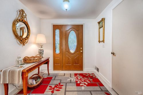 6477 Meadowridge Dr, Santa Rosa, CA 95409-5815