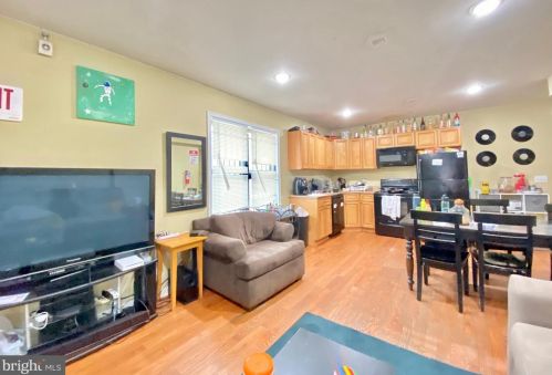 2014 17th St, Philadelphia, PA 19121-2343