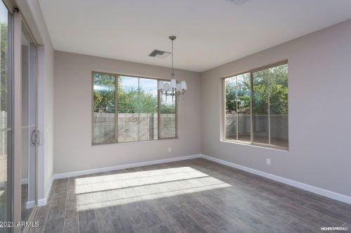 24515 44th Ln, Glendale, AZ 85310-3908