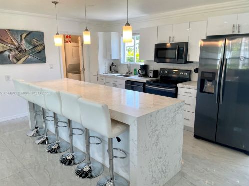 325 4th Ave, Dania Beach FL  33004-2724 exterior