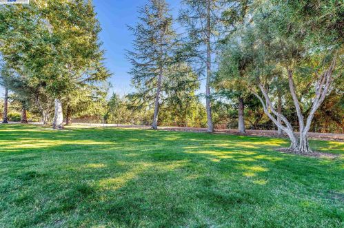 1634 Calle Santa Anna, Pleasanton CA  94566-5927 exterior