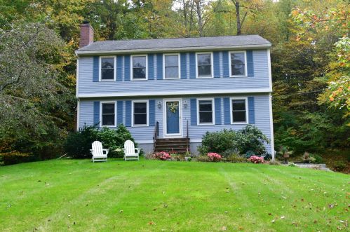 11 Deer Hollow Rd, Plaistow, NH 03865-2119