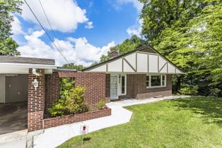 415 Iroquois Dr, Knoxville, TN 37914-3777