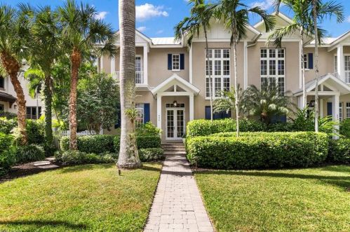 956 6th St, Naples, FL 34117-2265