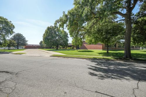 6709 45 Ave, Kenosha WI 53142-3831 exterior