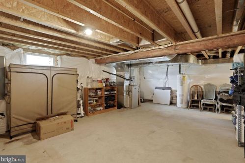 6721 Westlawn Dr, Falls Church VA  22042-2742 exterior