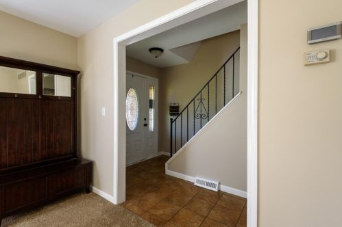 833 Boulder Ct, Covington, KY 41017-1002