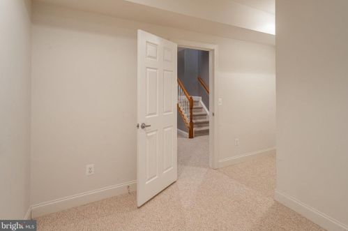 13101 Taverner Loop, Woodbridge VA  22192-5333 exterior