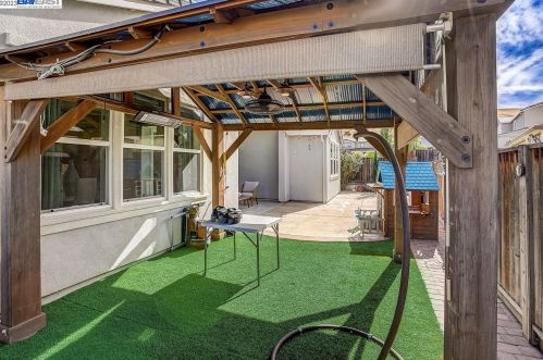 70 Thunder Bay Ct, West Pittsburg CA  94565-7924 exterior