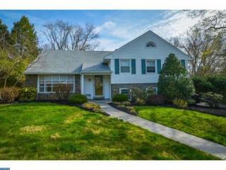937 Manor Ave, Meadowbrook, PA 19046-1305