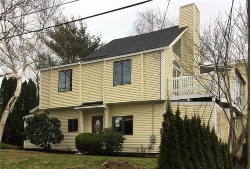 19 Stratford Ave, South Kingstown, RI 02882-2110
