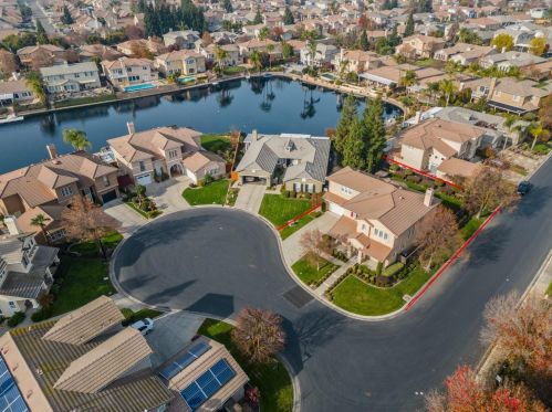 3909 Edgeview Ct, Modesto CA  95355-7318 exterior