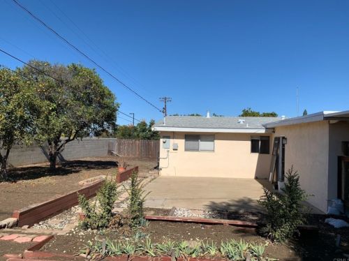 1035 Prospect Pl, Vista CA 92081-6814 exterior