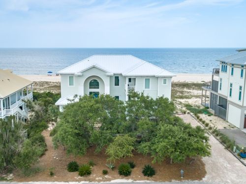 1428 Dogwood Dr, Saint George Island, FL 32328-2300