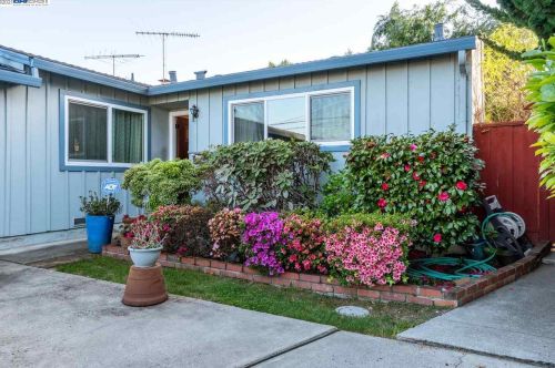 15725 Via Esmond, San Lorenzo, CA 94580-1325
