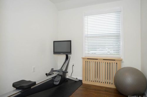 80 Circle Dr, Litchfield CT  06750-1710 exterior