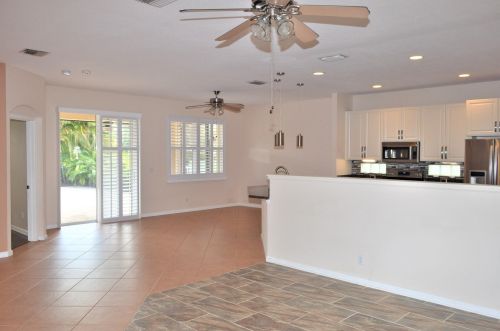 553 Waverly Cir, Fort Pierce, FL 34983-3409