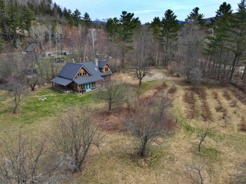 32 Linsey Ln, Warren, NH 03279-4418