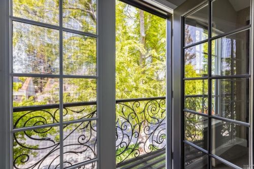 424 Stanford St, Vacaville CA  95687-4653 exterior