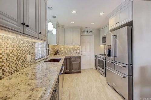 1016 Pennsylvania Ave, Redlands CA  92374-2623 exterior