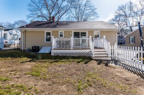 298 England St, Cumberland RI  02864-7209 exterior