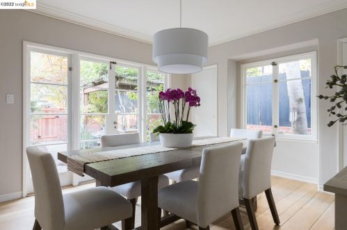 5901 La Salle Ave, Oakland CA 94611-3225 exterior