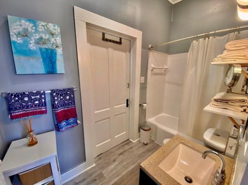 811 10 St, Galveston TX 77550-5118 exterior