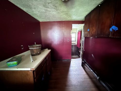 1922 Leishman Ave, New Kensington PA  15068-4245 exterior