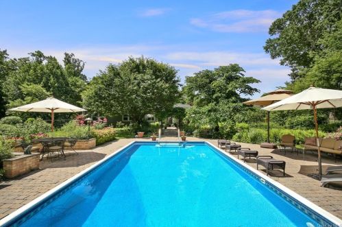 5 Augusta Pl, White Plains NY  10603-1901 exterior