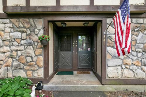 344 Foxwood Ln, Milford, CT 06461-2734