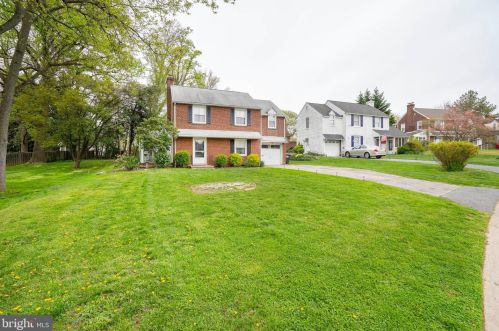 2 Woodsway Rd, Wilmington, DE 19809-2025