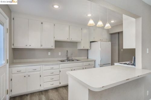 214 Ruby St, Oakley CA  94561-2197 exterior