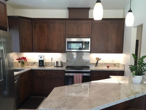 989 La Rueda Dr, Vista, CA 92084-6518