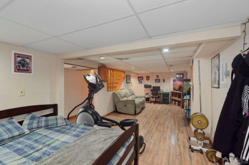 9 Stuart Dr, East Brunswick NJ  08816-3809 exterior