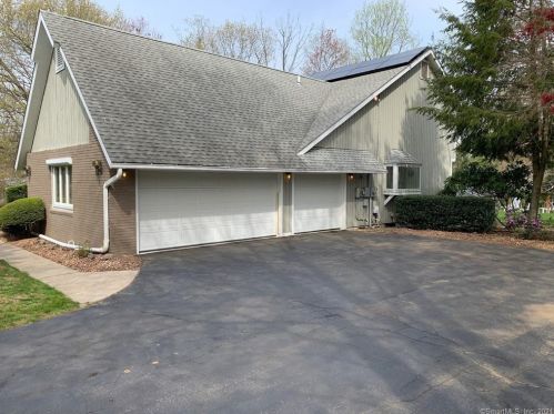 64 Crossbow Ln, Upper Stepney, CT 06468-1755