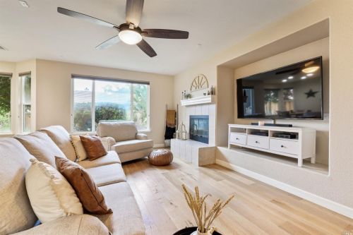 1125 Valley Glen Dr, Liberty Farms CA  95620-4835 exterior