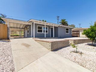 611 Onley Dr, Vista, CA 92083-3427