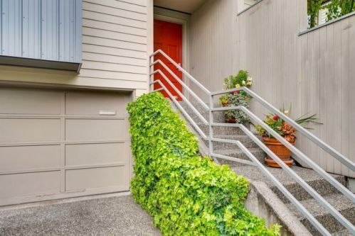 2412 44th St, Seattle, WA 98103-7650