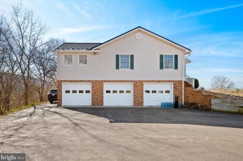 217 Green Hills Ln, New Market VA  22844-3526 exterior