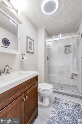10902 Barton Hill Ct, Herndon VA  20191-5000 exterior