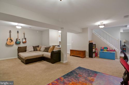 9514 Wallingford Dr, Springfield VA 22015-1738 exterior