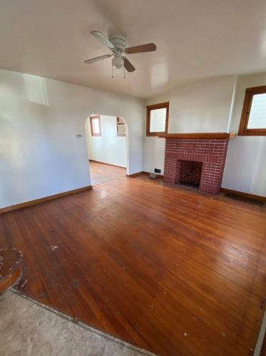 2320 Jenny Lind St, Mckeesport, PA 15132-5008