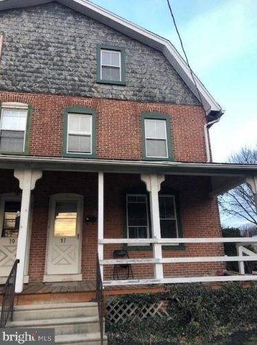 17 County Line Rd, Ardmore PA  19003-0021 exterior